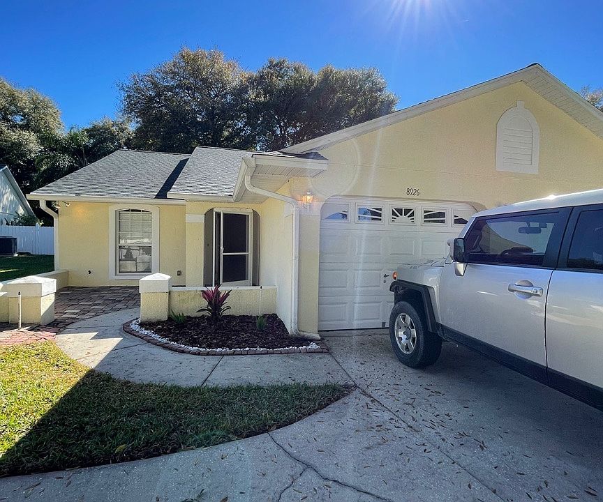 1st image of 8926 Courtyard Ln