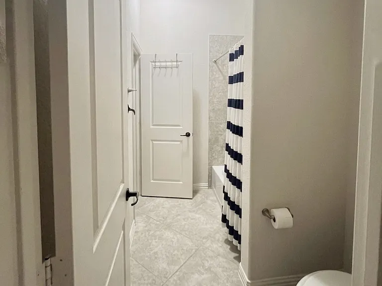 2857 Edinburgh Dr — Photo 20