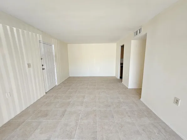 1153 Lake Victoria Dr, West Palm Beach, FL