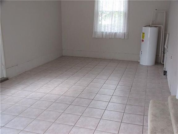 5th image of 295 Melinda Dr