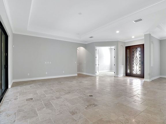 4th image of 28648 Lisburn Ct