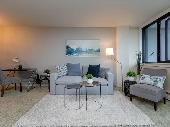 647 Michigan St #1603, Victoria, BC V8V 1S9