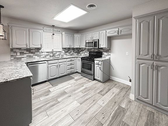 5th image of 1217 El Caminito Dr