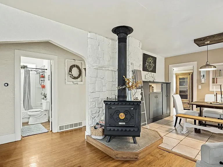 224 S Washington Ave — Photo 6