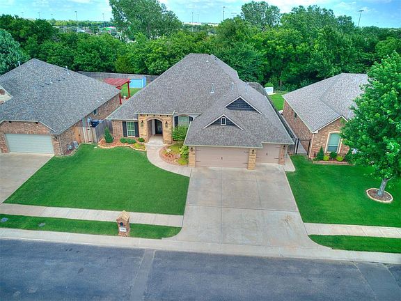 2nd image of 12500 Heathfield Ln