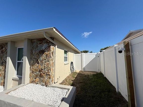 3rd image of 8819 Woodmont Ln