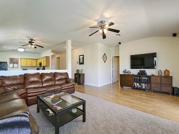 4th image of 1512 Vanilla Bean Dr
