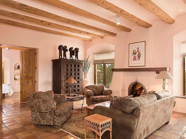 1297 Lejano Ln, Santa Fe, NM 87501