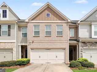 908 Arbor Crowne Dr, Lawrenceville, GA 30045