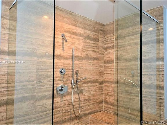 5th image of 15901 Collins Ave APT 807