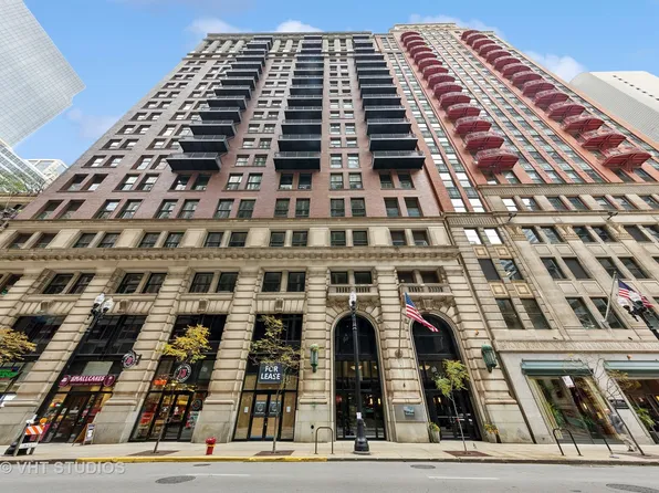 212 W Washington St APT 1904, Chicago, IL 60606