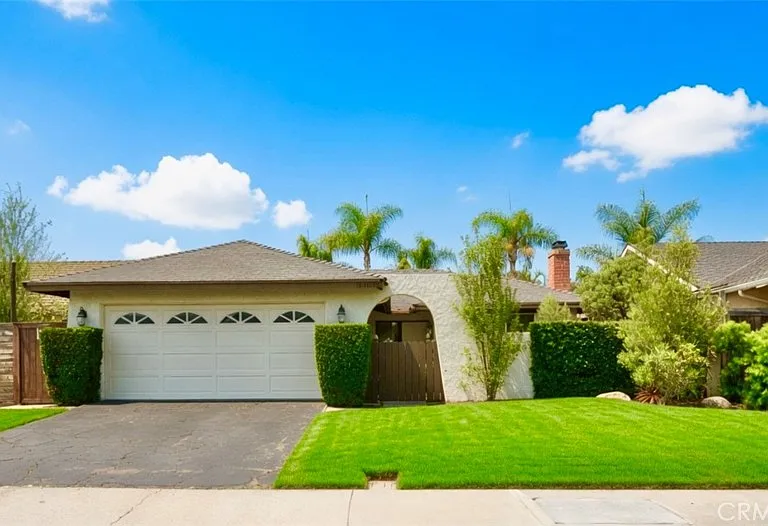 33152 Christina Dr — Photo 1