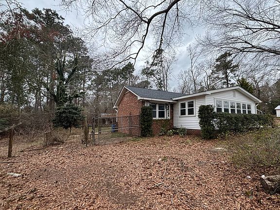 3rd image of 3993 Reynolds Rd