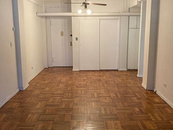 4th image of 185 W Houston St APT La