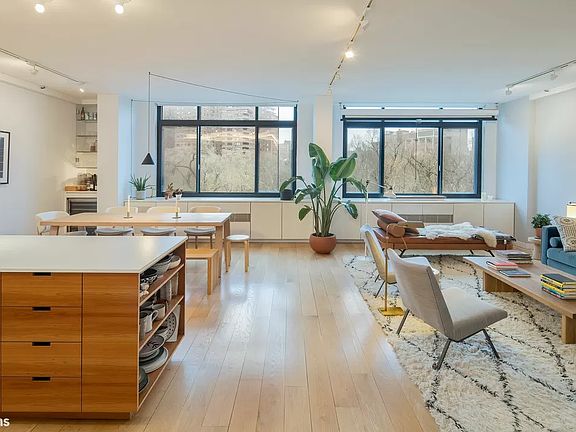 3rd image of 7 Essex St APT 6B