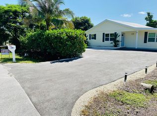 4486 Capri Dr, Naples, FL 34103