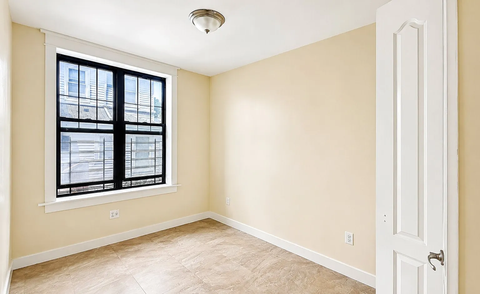 3 bed, $3,753 — Photo 3