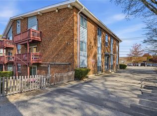 Pilgrim Court, Warwick, RI 02888