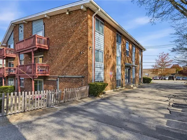110 Pilgrim Pkwy APT 11, Warwick, RI 02888