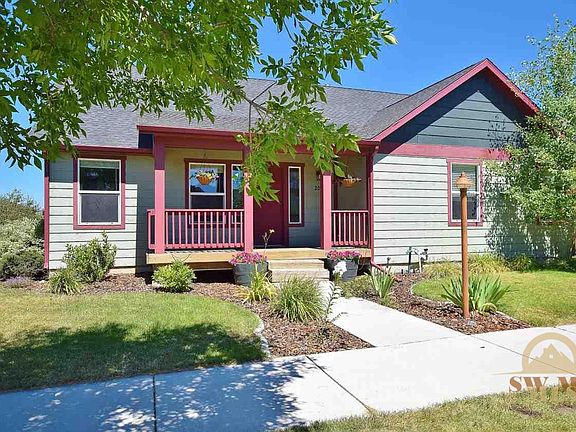 2nd image of 209 Woodman Dr