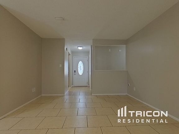 3rd image of 1525 Guinevere Dr