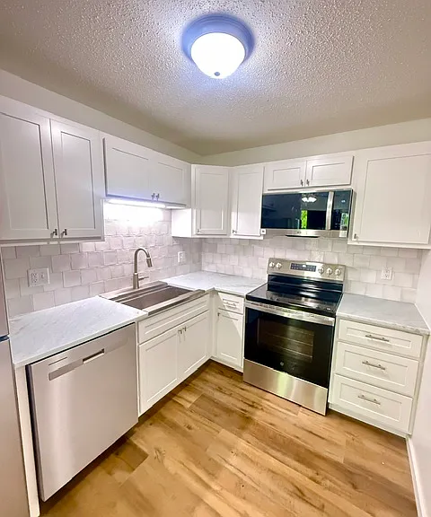 1109 Barrington Ln #1109 BARRINGTON LANE — Photo 6