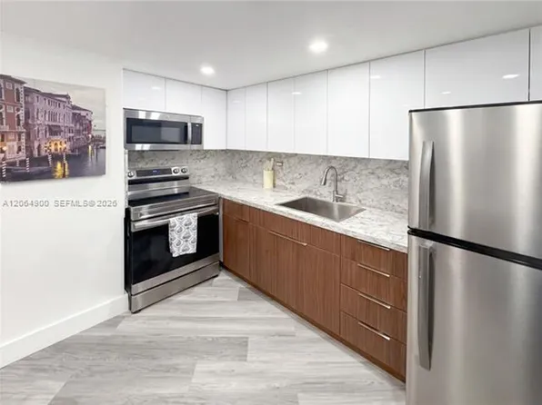 801 Brickell Bay Dr, Miami, FL