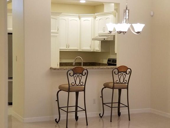 4th image of 4207 Las Palmas Cir #B2