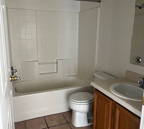 2nd image of 3737 E Lee St Unit 1101