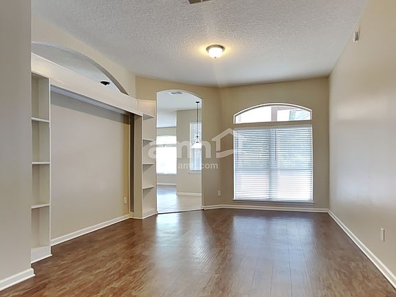 3rd image of 164 Corral Cir