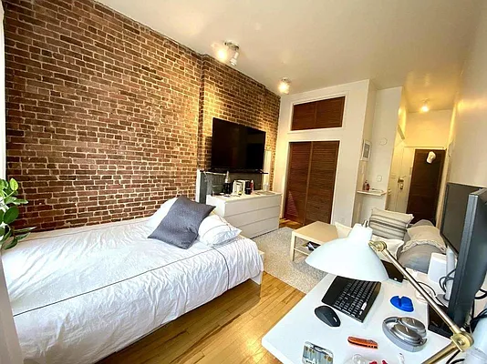 Rented by Corcoran | media 10