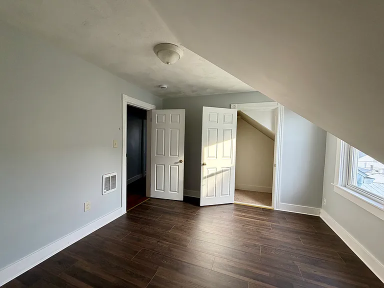 13 Elizabeth St #3 — Photo 8