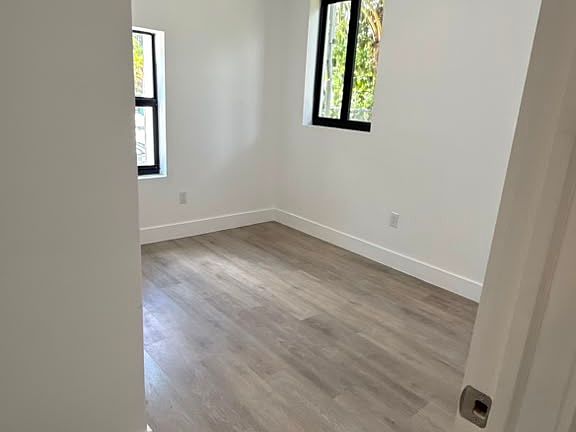4th image of 1637 SW 12th St #7