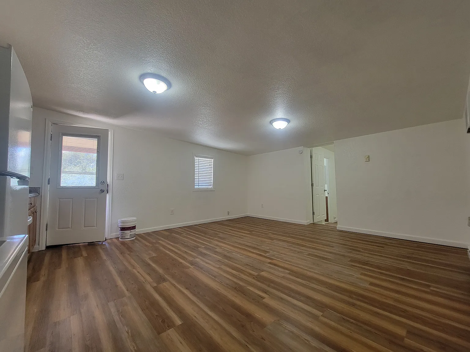 1 bed, 405 sqft, $1,071 — Photo 3