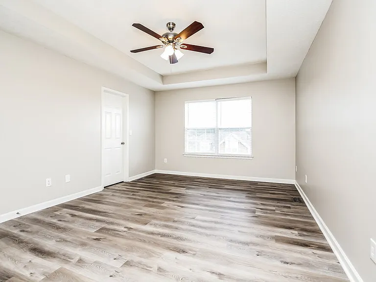 165 Claybrook Ln — Photo 10