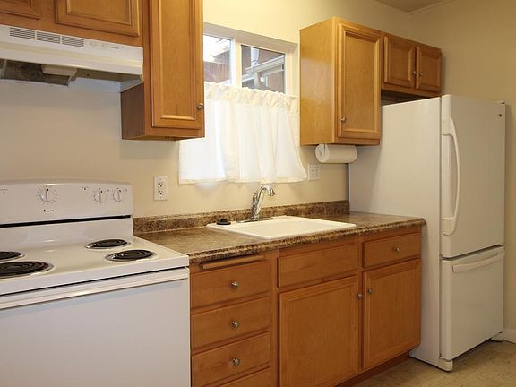 2nd image of 414 E Harvard Pl #B