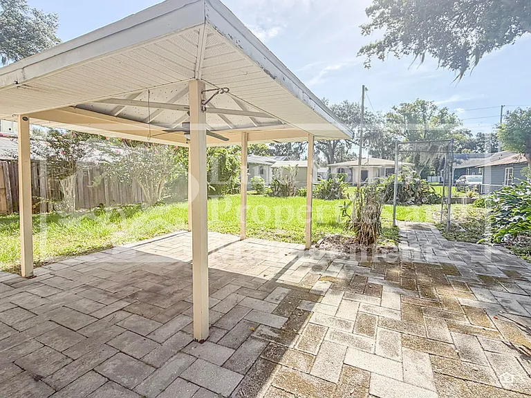 520 McKay Ct — Photo 16