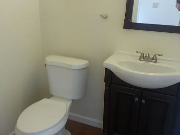 5th image of 302 Horace Ave