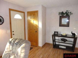 112 Shamrock Dr, Mankato, MN 56001
