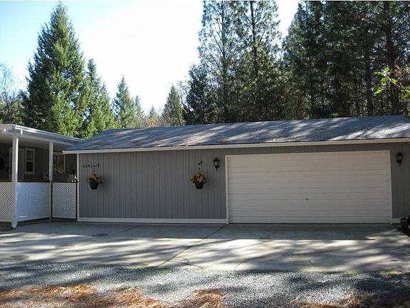 Detached Garage & Shop
