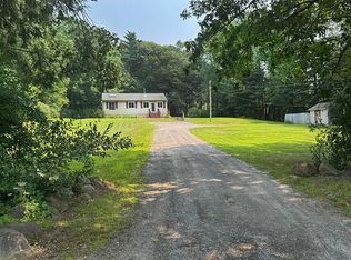 24 Weeks Rd, Gardiner, ME 04345