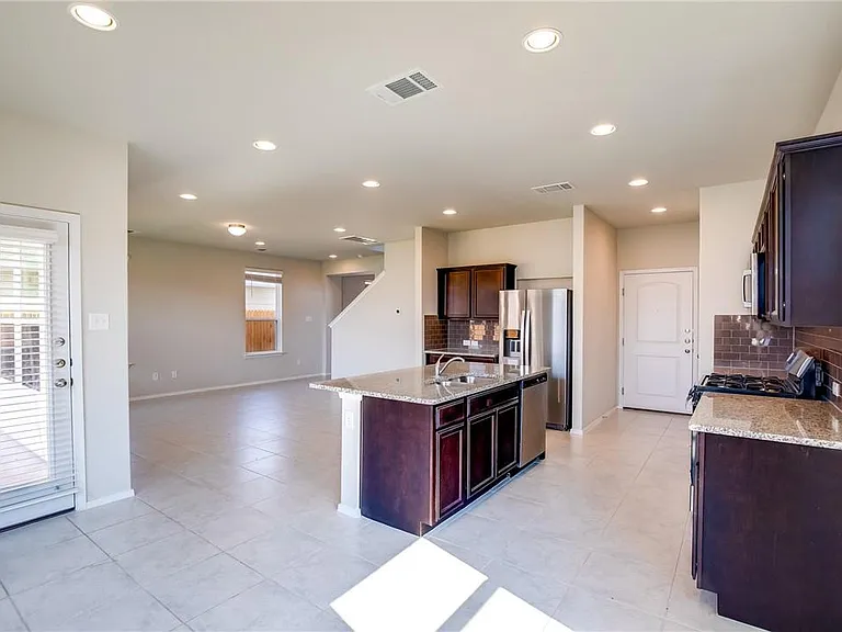 226 Trailside Ln — Photo 14