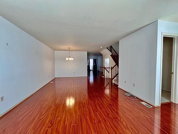 3rd image of 1 Fair Oaks Ave