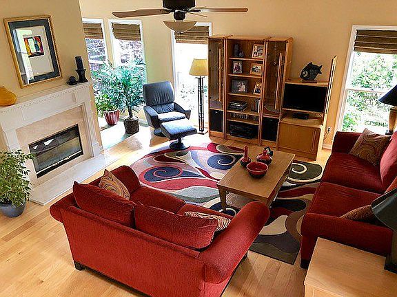 Open, Light-filled Family Rm
