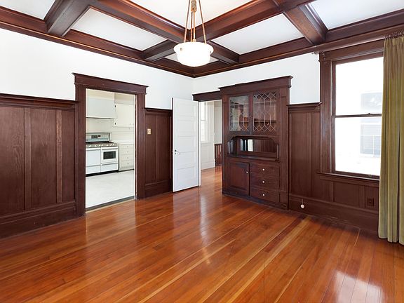 4th image of 382 Union St