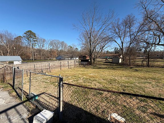 4th image of 8204 Fallen Rock Dr