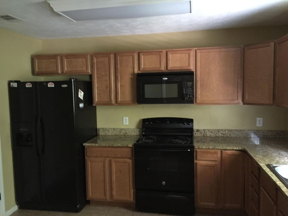 2nd image of 470 Seagraves Dr #470