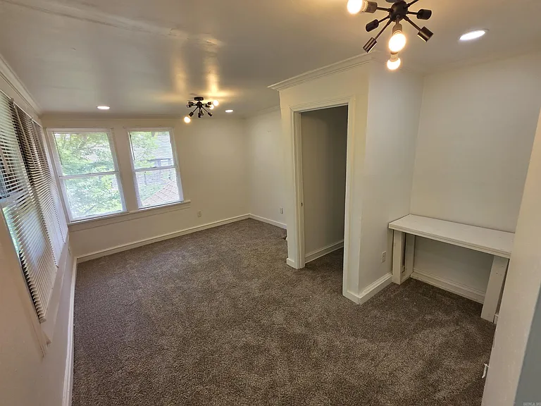 3010 S Izard St — Photo 11