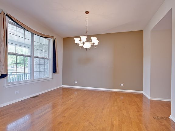 5th image of 406 Mulberry Ct