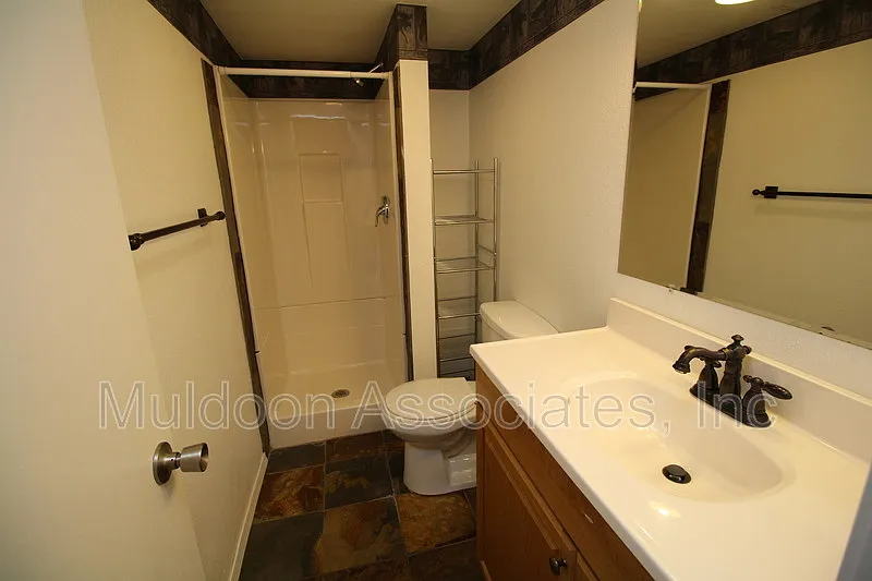 4 bed, 2.5 bath, 2200 sqft, $2,195 — Photo 3